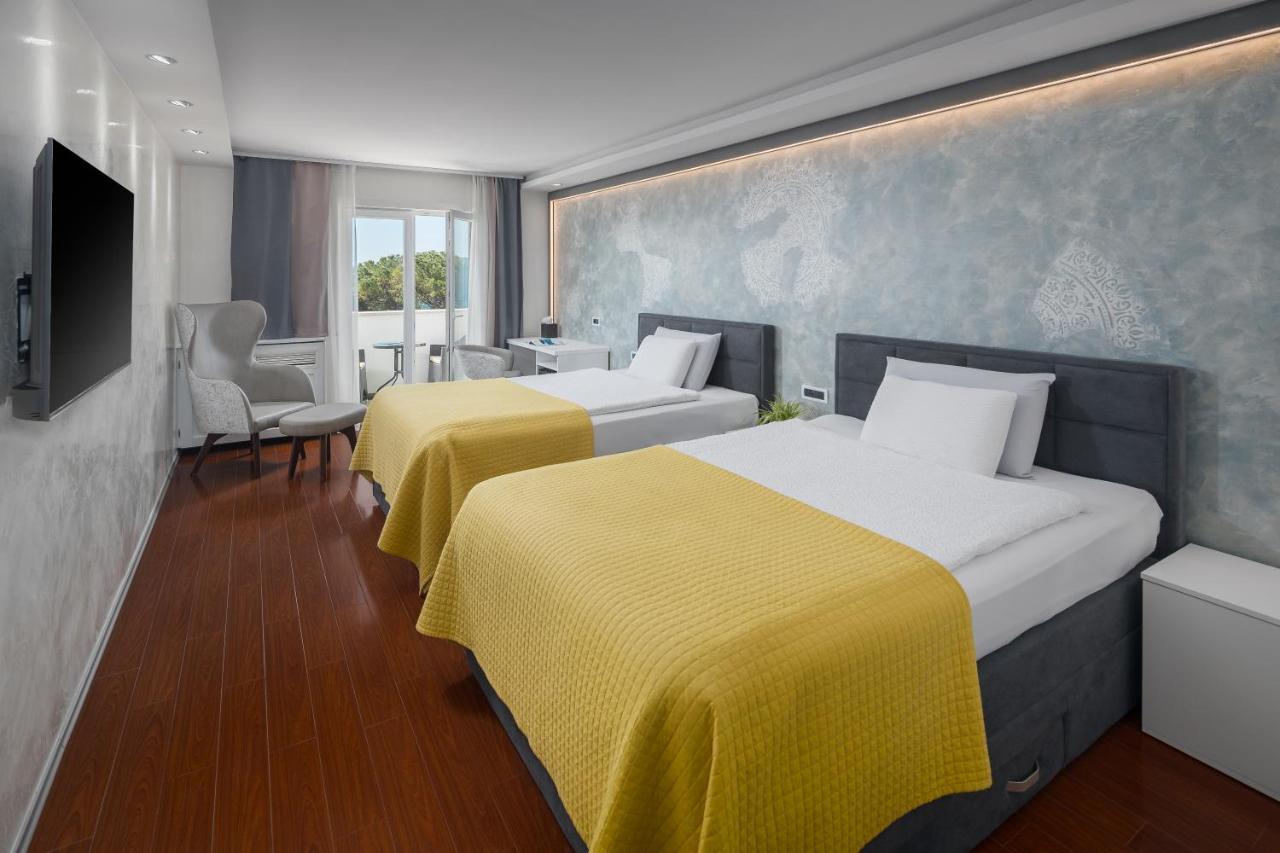 Hotel Tomi Portoroz Exterior photo