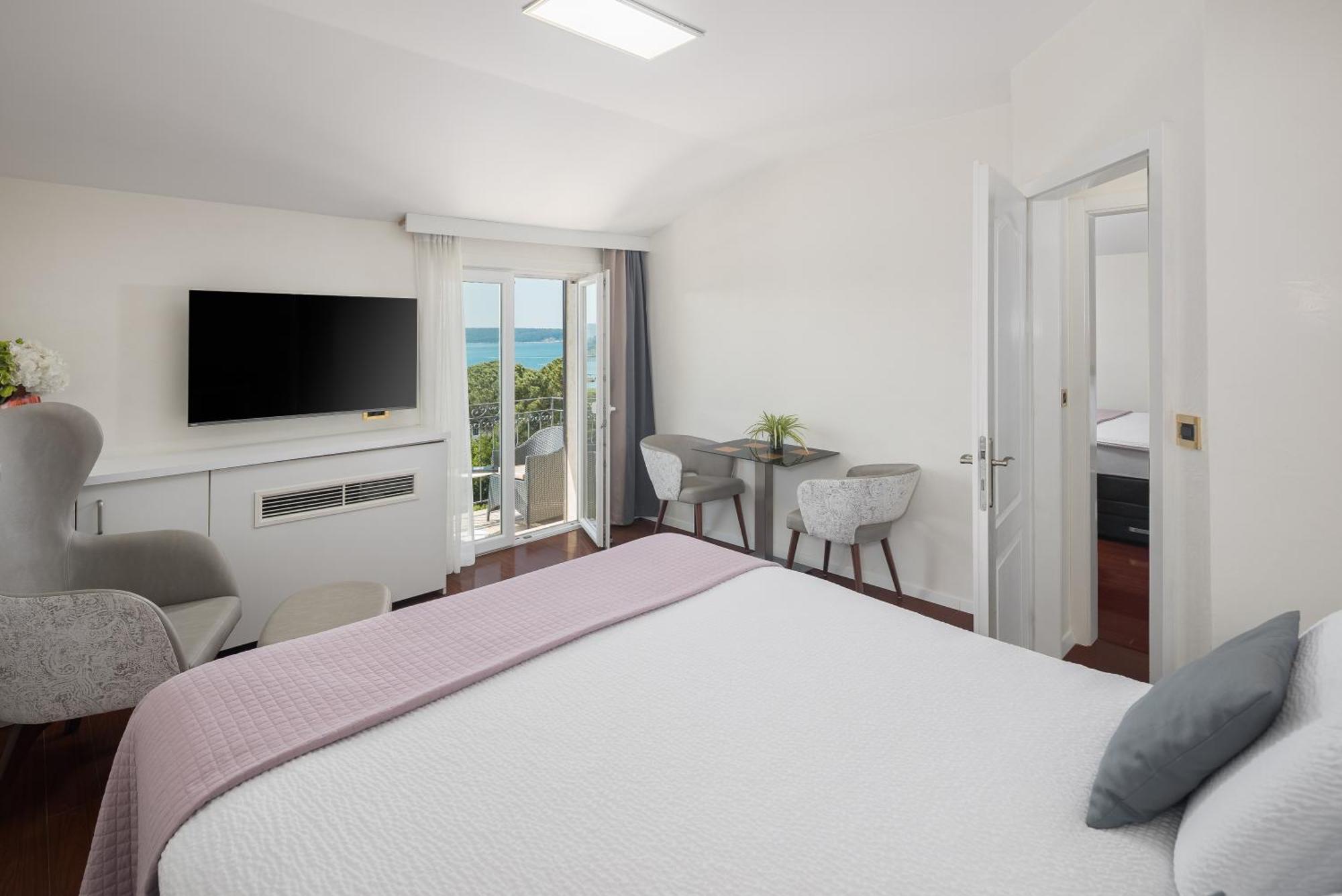 Hotel Tomi Portoroz Exterior photo