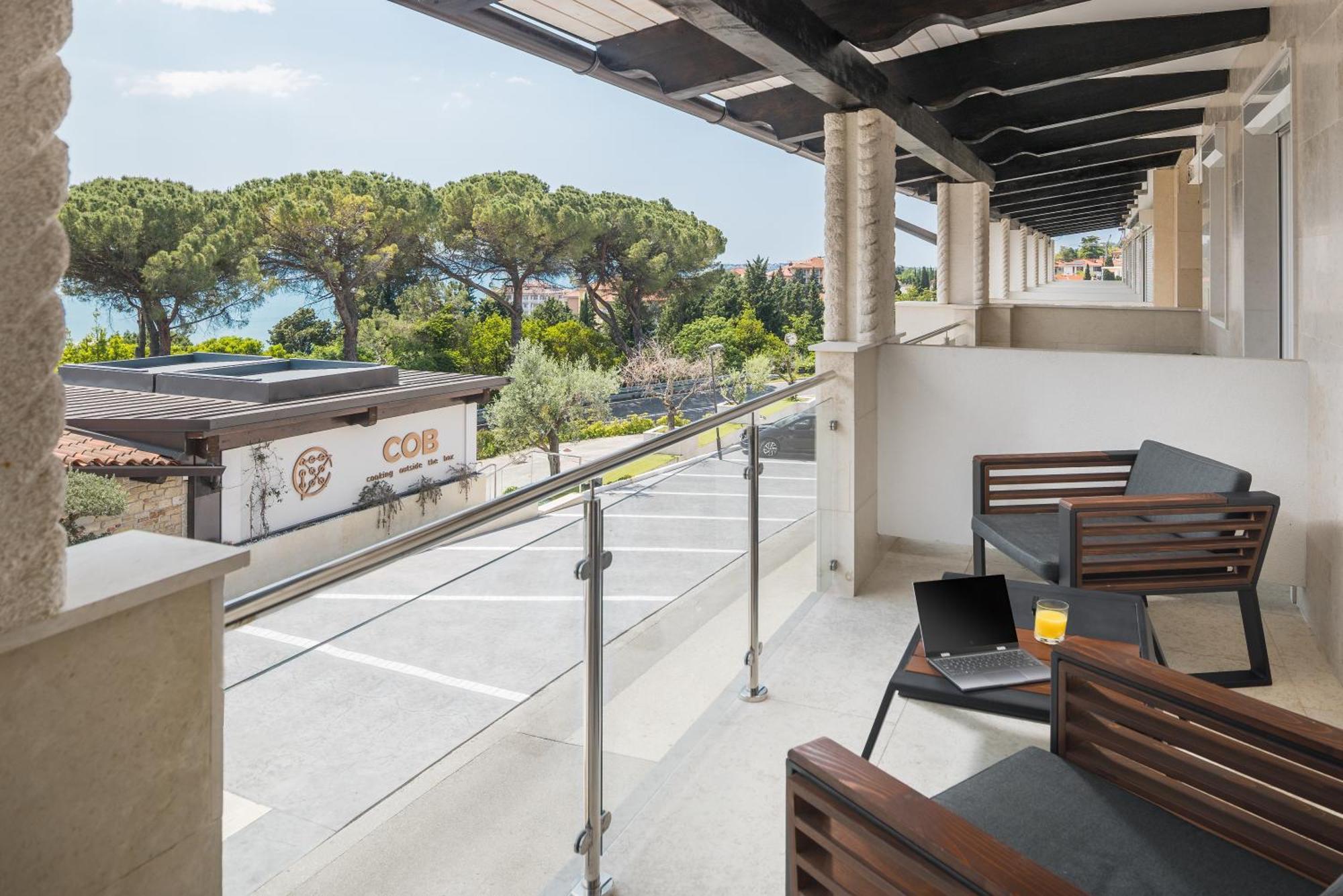 Hotel Tomi Portoroz Exterior photo
